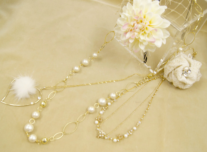 �z���C�g�J���[�V���[�Y